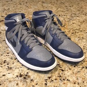 Air Jordan 1 Mid (Georgetown)